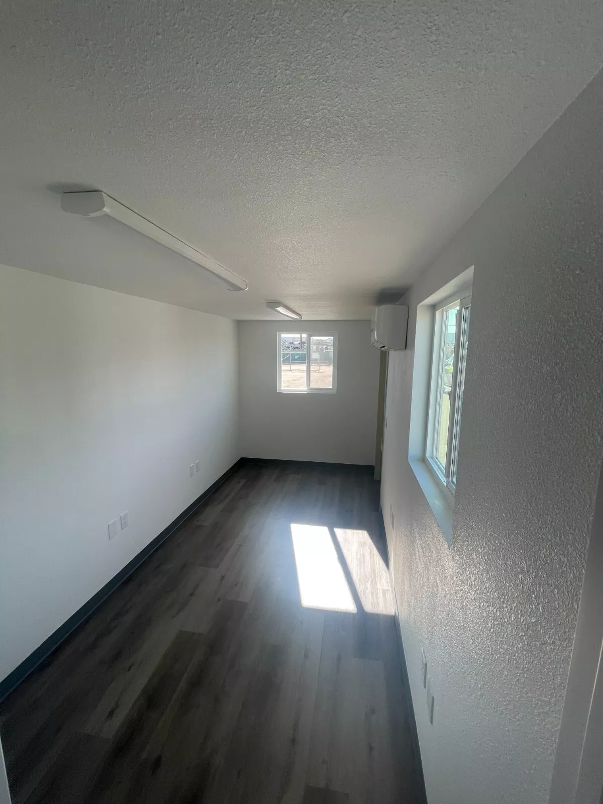 20 foot office in refurbished shipping container 20 foot office in refurbished shipping container