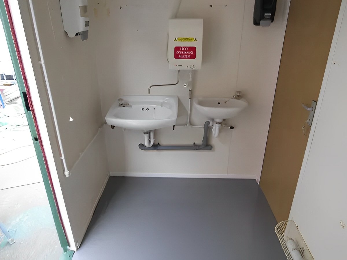 2+1 steel toilet cabin 12ft x 9ft 2+1 steel toilet cabin 12ft x 9ft