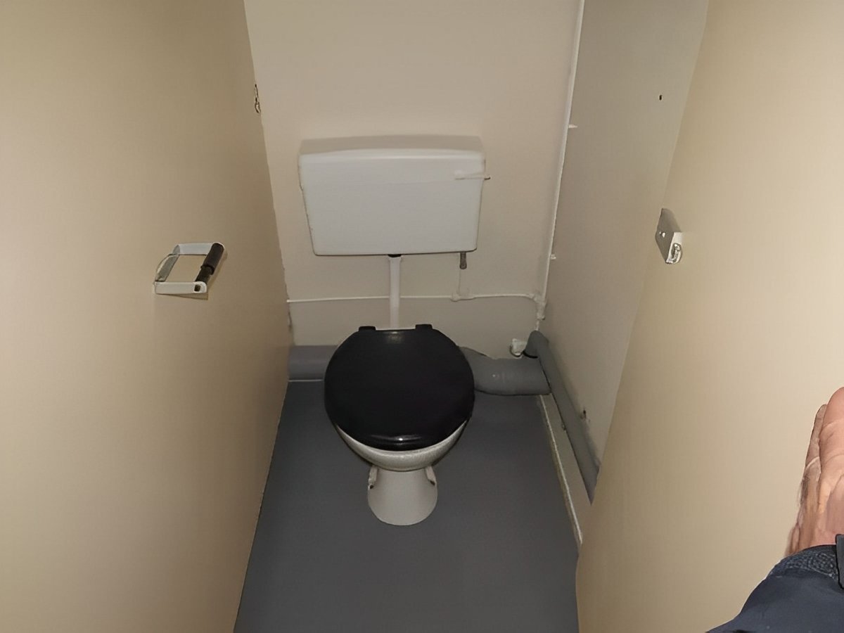 2+1 steel toilet cabin 12ft x 9ft 2+1 steel toilet cabin 12ft x 9ft