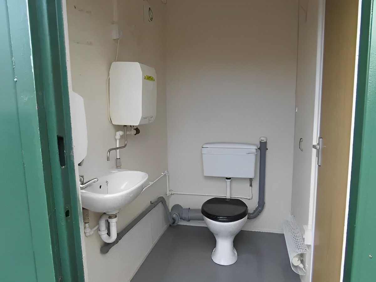 2+1 steel toilet cabin 12ft x 9ft 2+1 steel toilet cabin 12ft x 9ft